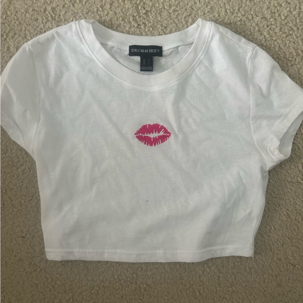 White Crop Top with Pink Lip Print Embroidered - Picture 2 of 5